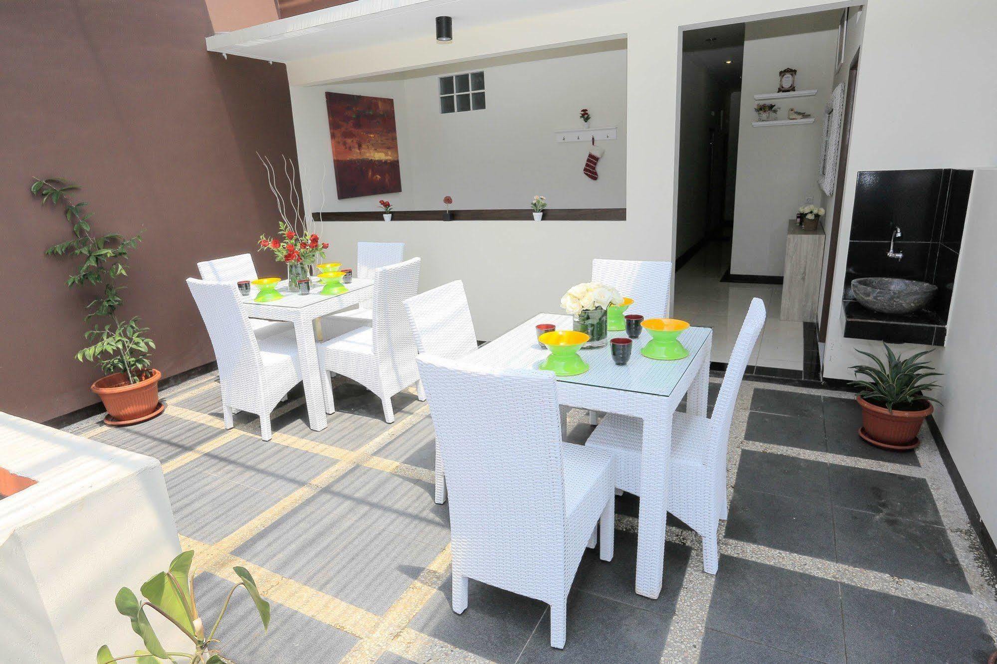 Bantal Guling Pasar Baru Hotell Bandung Exteriör bild