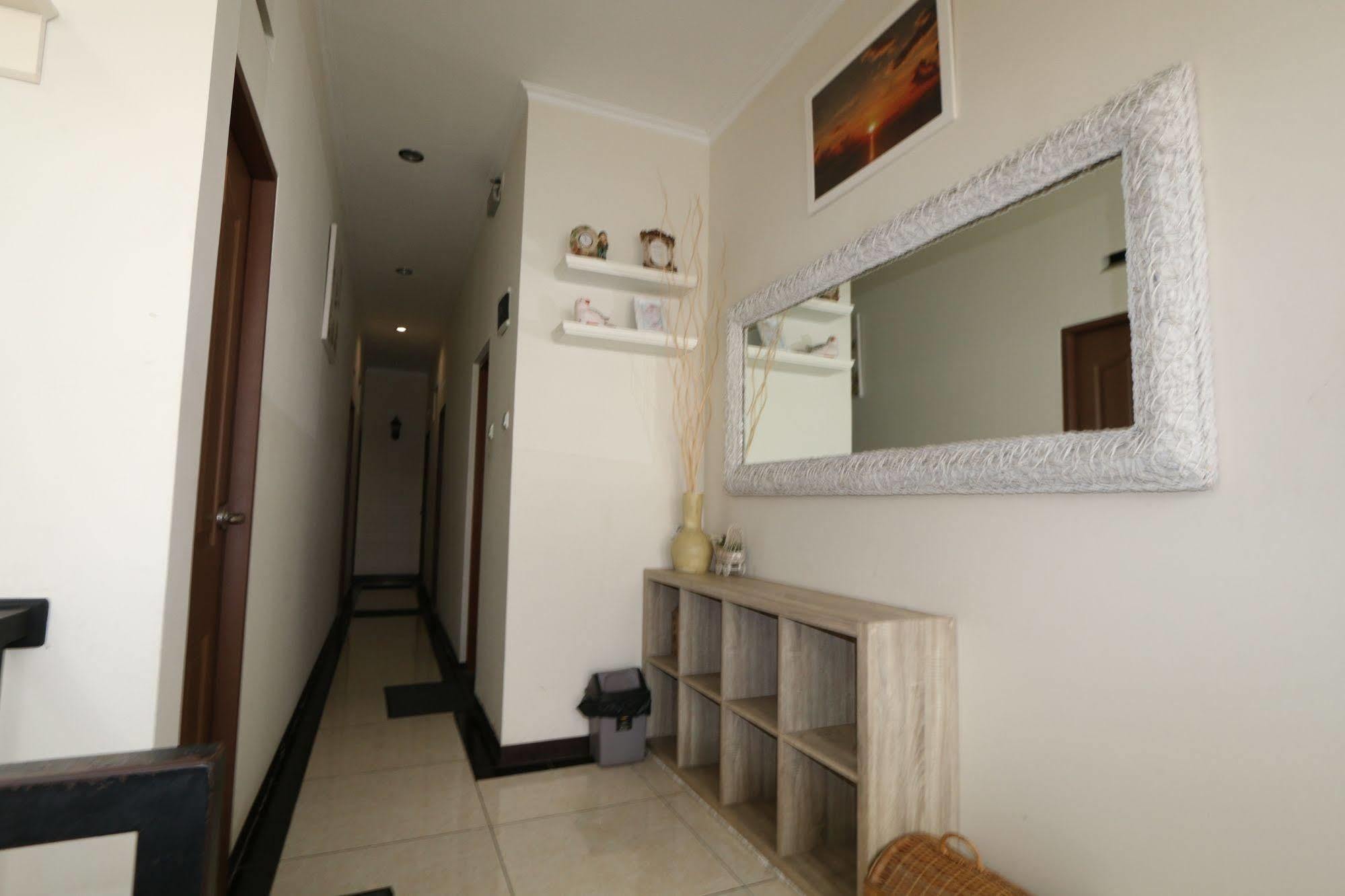 Bantal Guling Pasar Baru Hotell Bandung Exteriör bild