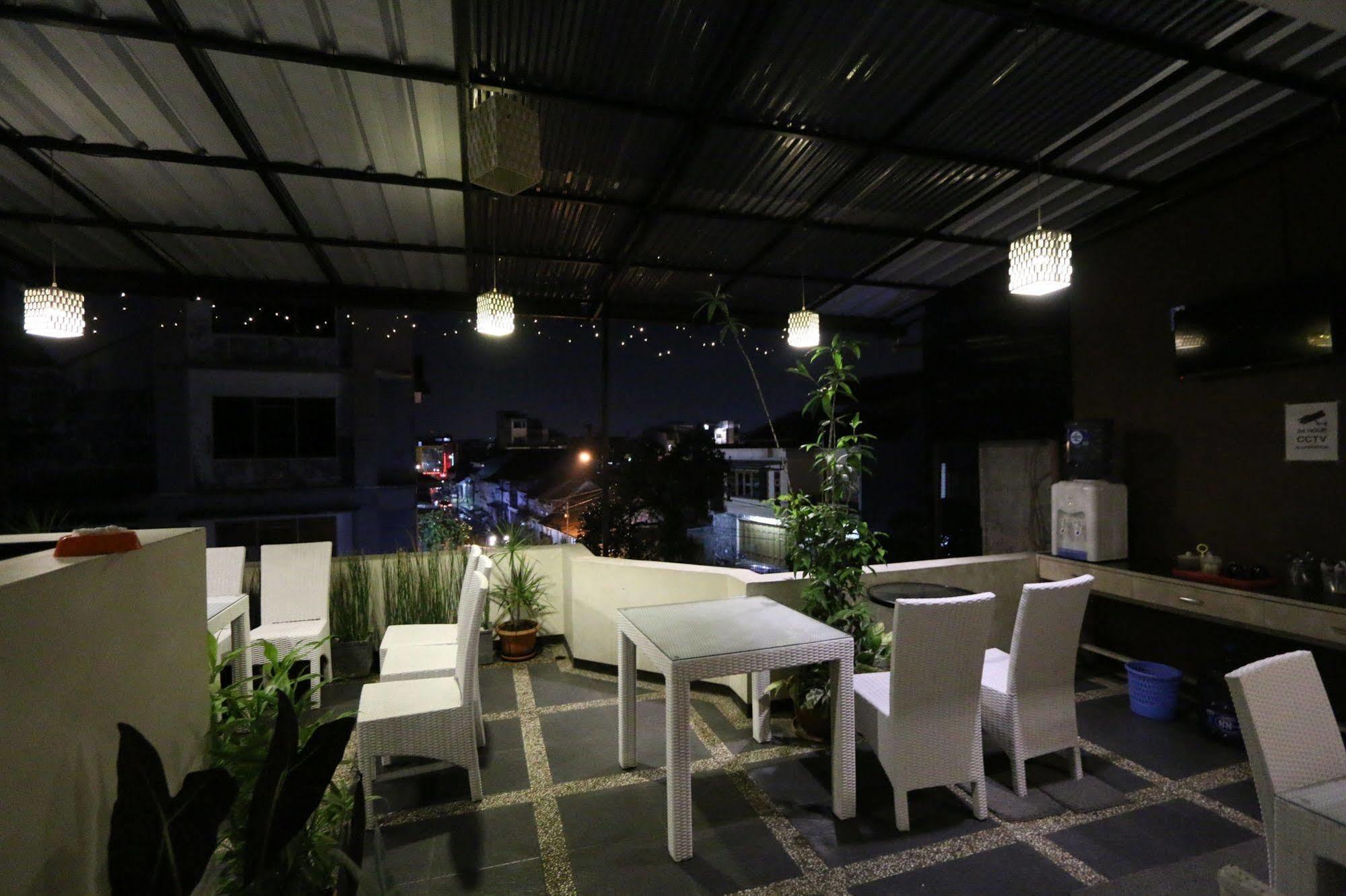Bantal Guling Pasar Baru Hotell Bandung Exteriör bild