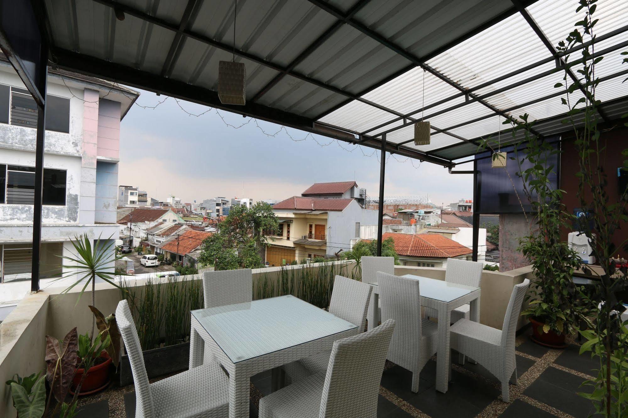 Bantal Guling Pasar Baru Hotell Bandung Exteriör bild