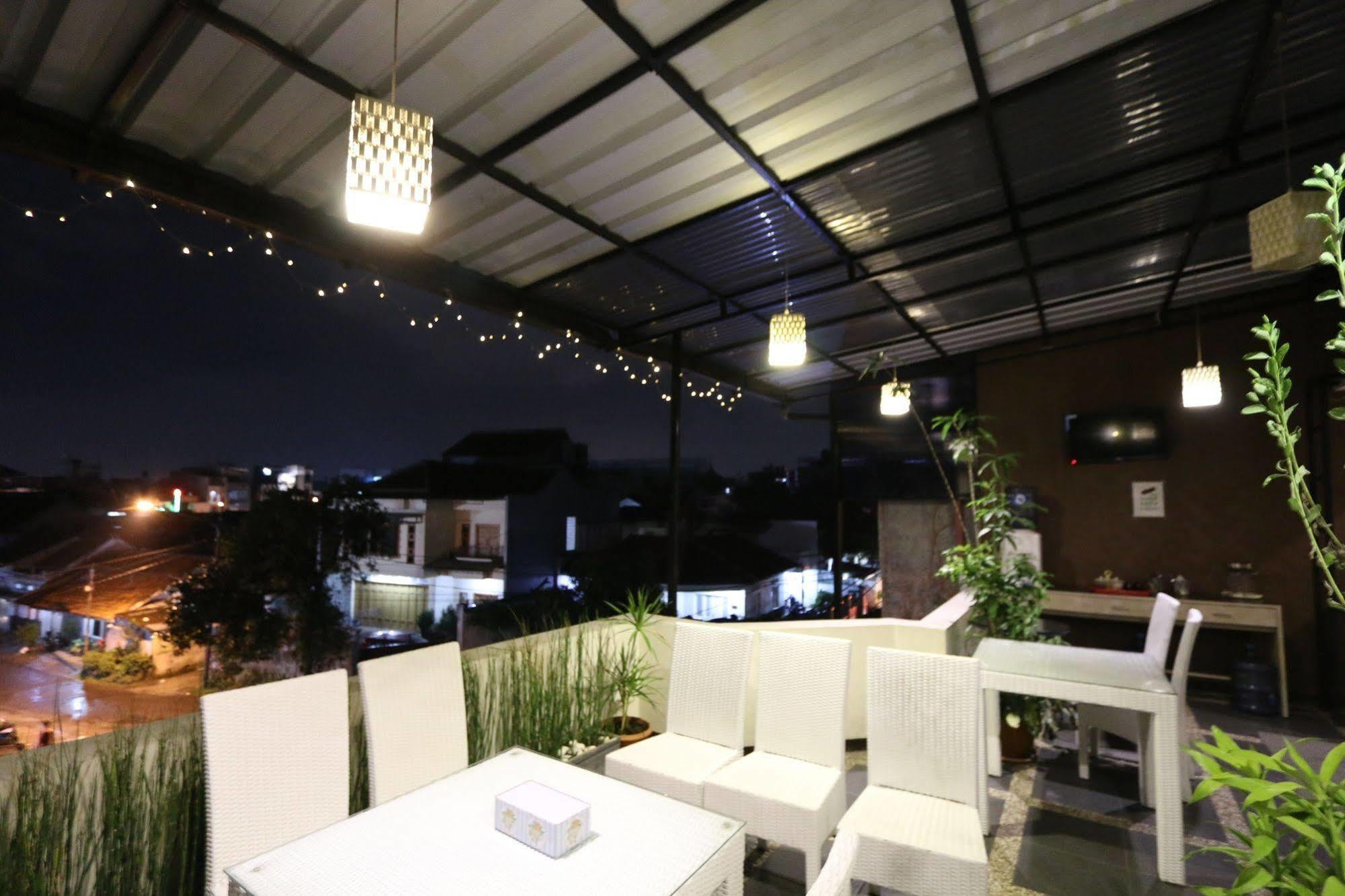 Bantal Guling Pasar Baru Hotell Bandung Exteriör bild
